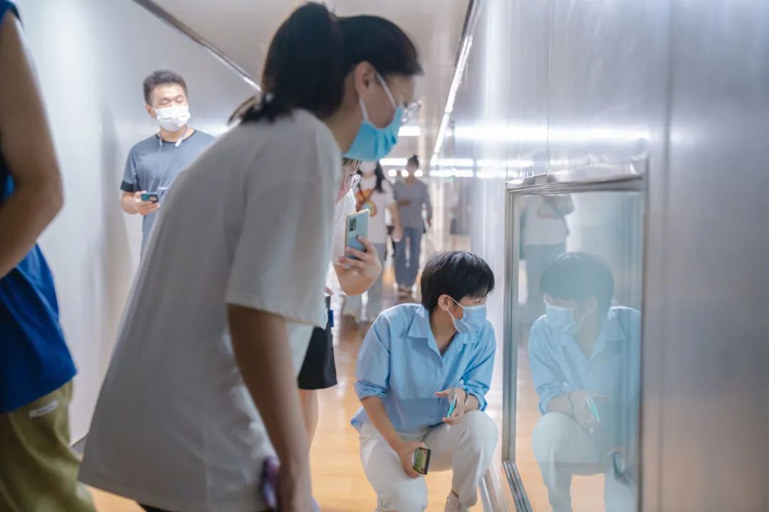 “青年看宜阳”专题活动走进尊龙集团食物_尊龙集团